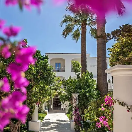 Pazziella Garden & Suites 