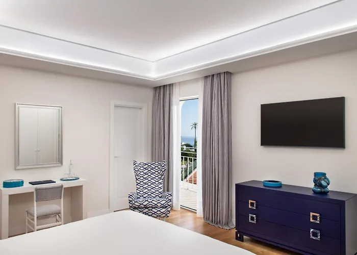 Pazziella Garden & Suites