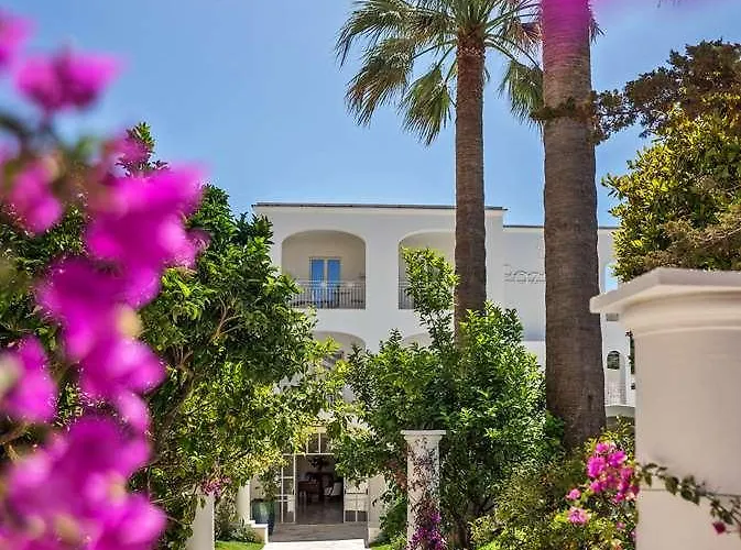 Pazziella Garden & Suites