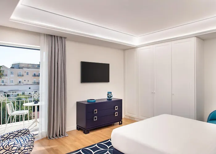 Pazziella Garden & Suites